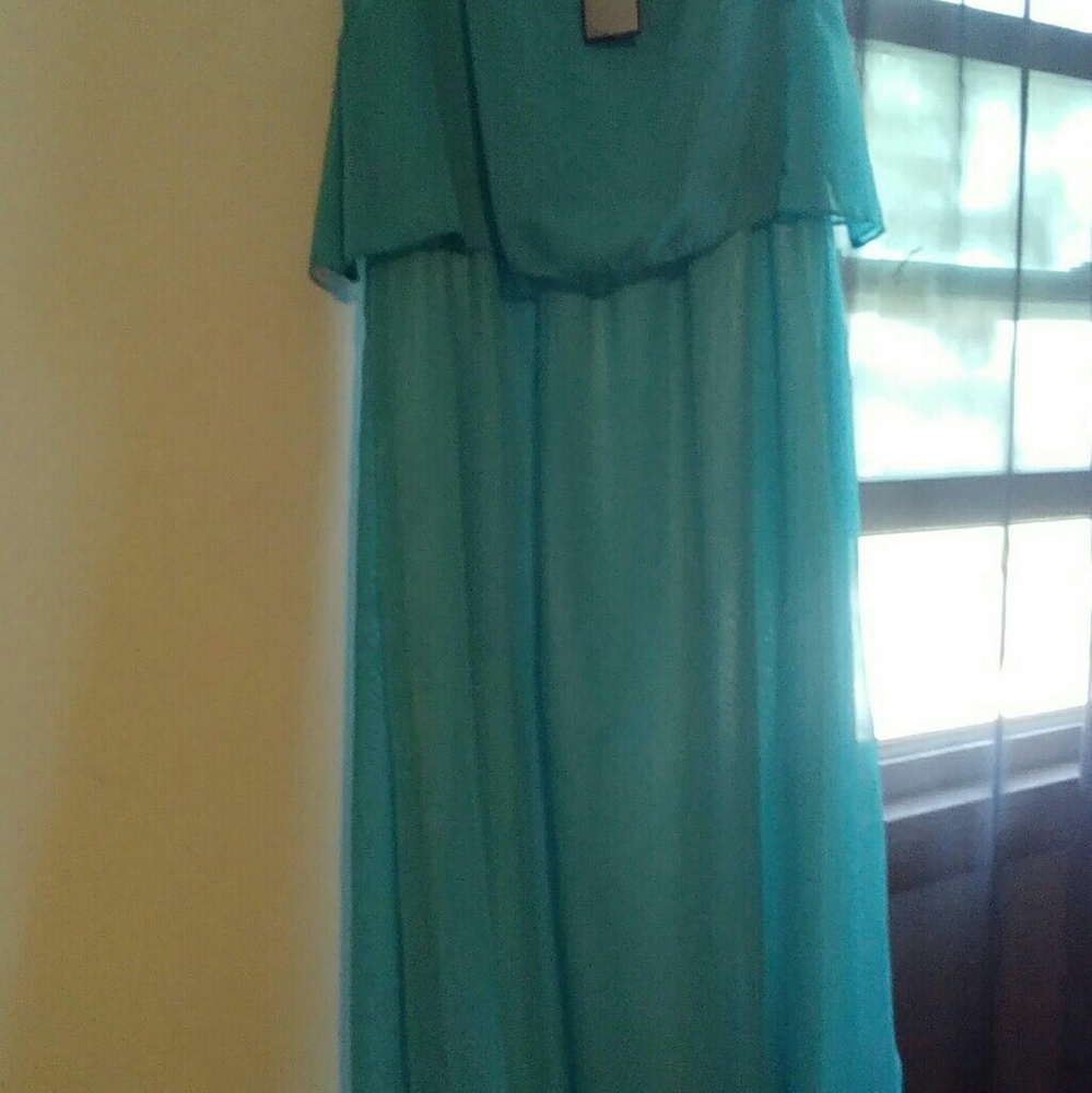 Dress - Picture 6 of 7